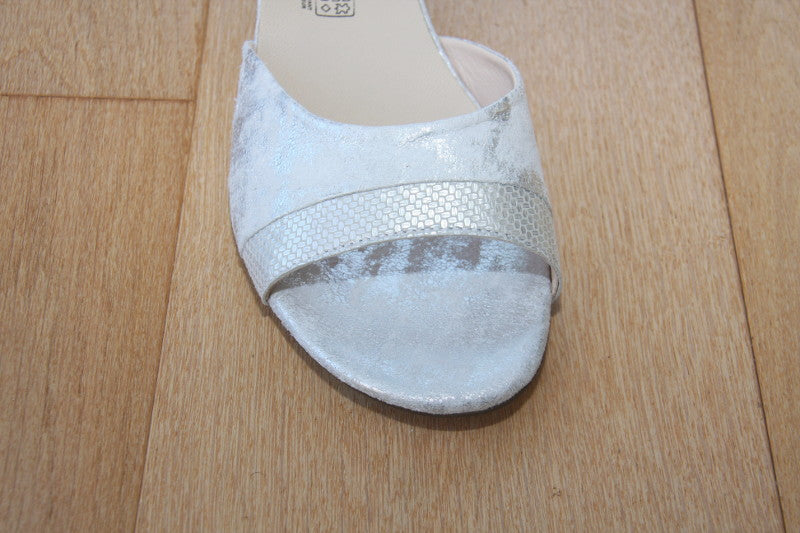 Sandales à talon gris argent Saldabe
