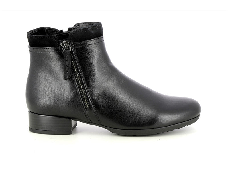 Boots petit talon en cuir noir Marina
