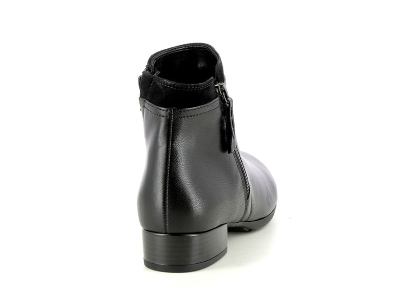Boots petit talon en cuir noir Marina
