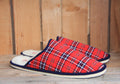 Mules en laine naturelle écossais rouge British