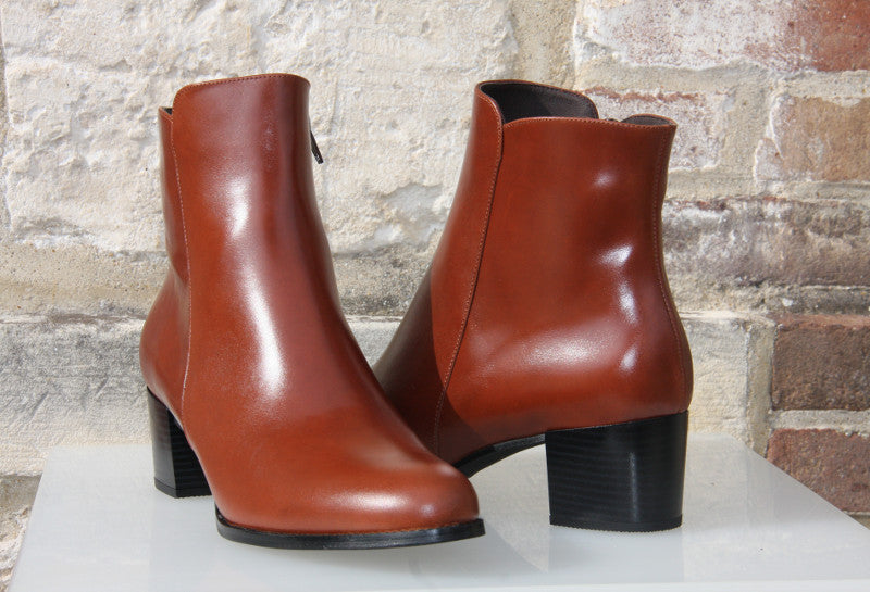 Bottines en cuir camel à talon moyen Dune