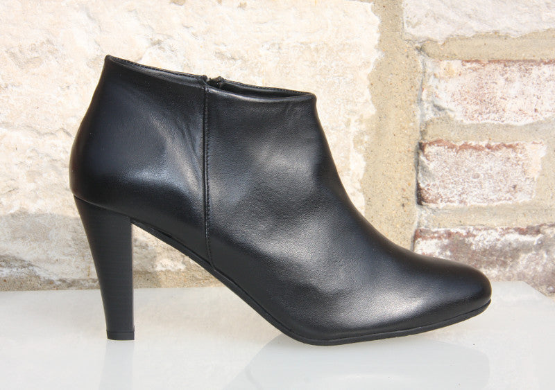 Low-boots à talon fin en cuir noir Moon