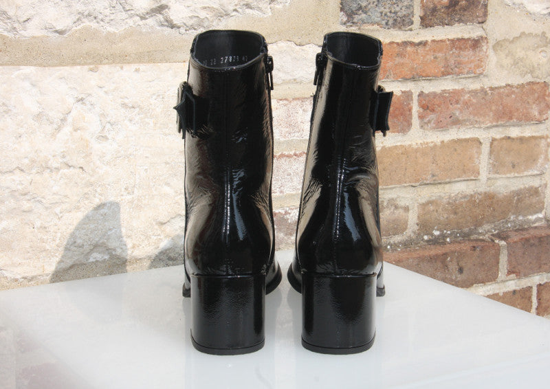 Bottines vernies en cuir noir Retro