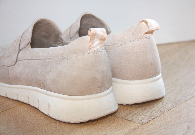 Mocassins compensés en cuir velours beige Nomade