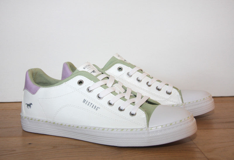 Tennis fantaisie blanc et vert Pistache