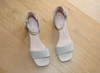Sandales à talon en cuir velours beige Romy