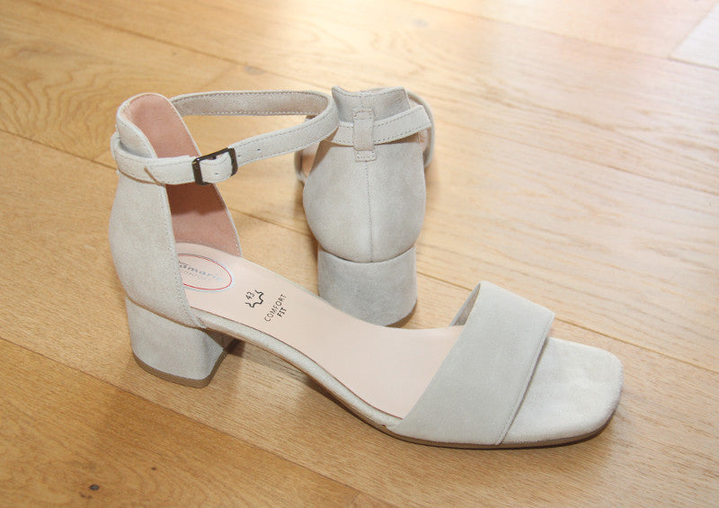 Sandales à talon en cuir velours beige Romy