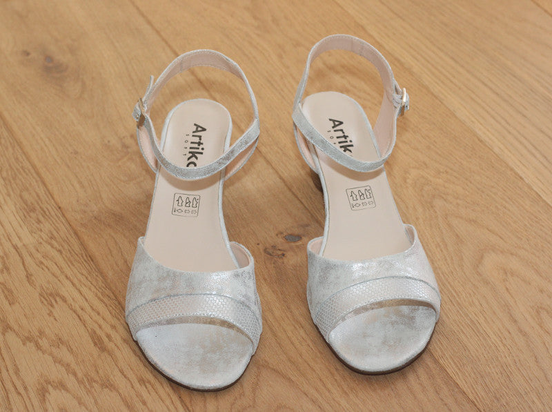 Sandales à talon Saldabe en cuir gris argent