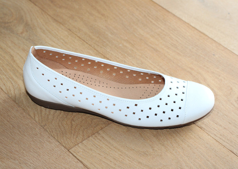 Ballerine ajourées Gabor en cuir blanc