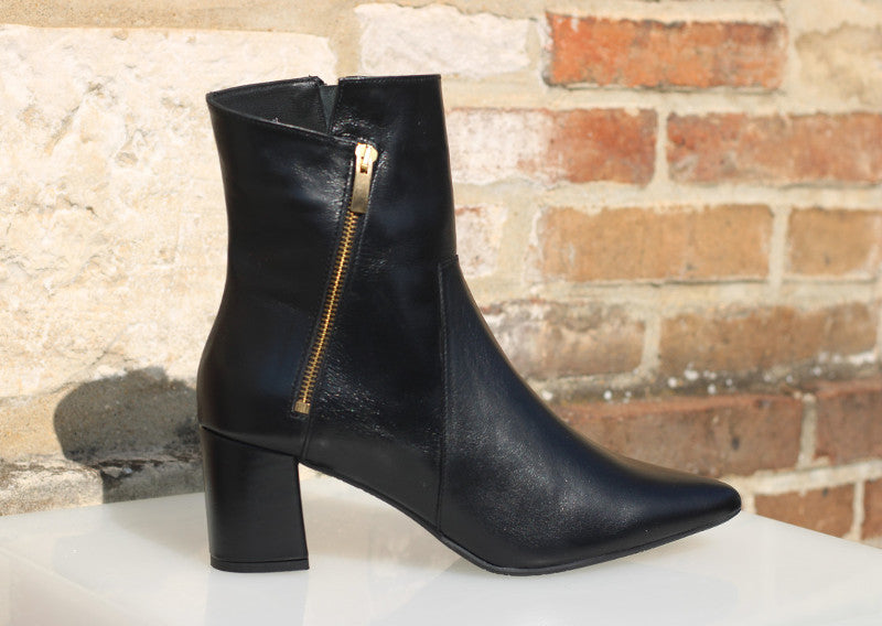 Bottines en cuir noir à bout pointu Twist