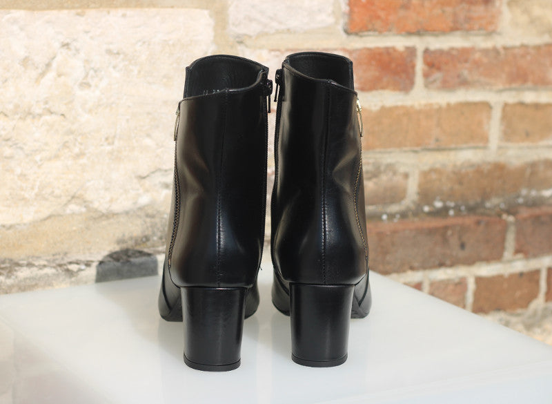 Bottines en cuir noir à bout pointu Twist