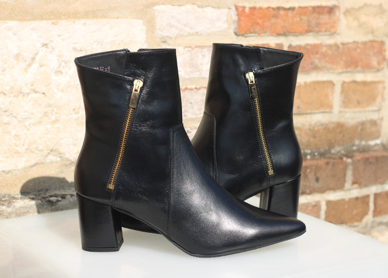 Bottines en cuir noir à bout pointu Twist