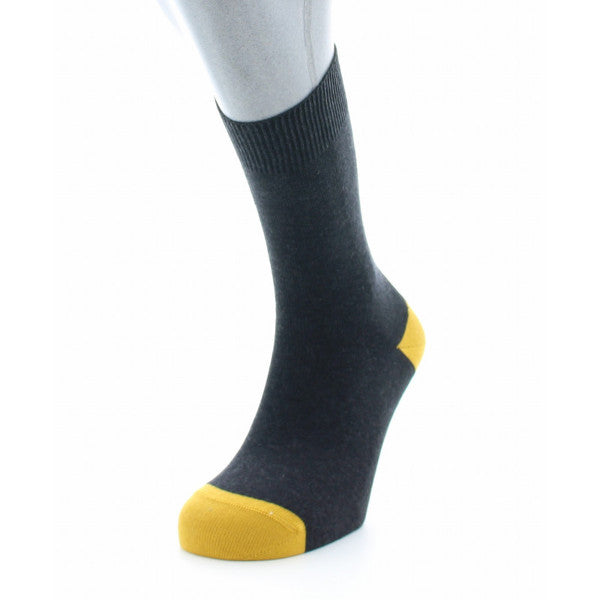 Chaussettes en coton coloris gris talon et pointe jaune