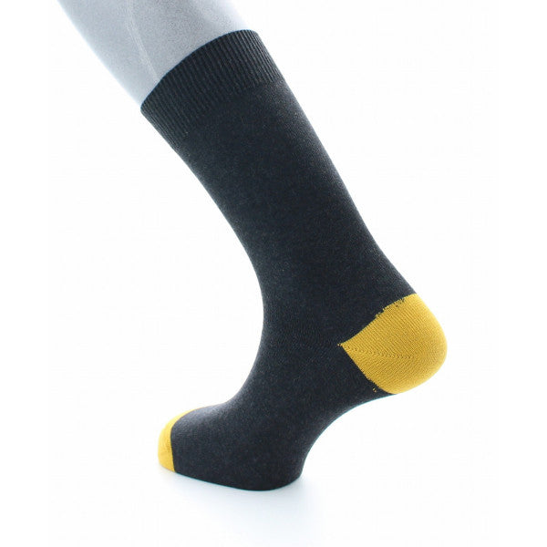 Chaussettes en coton coloris gris talon et pointe jaune