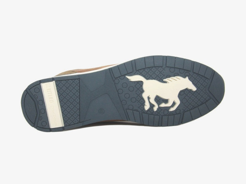 Chaussures sneakers marron de Mustang
