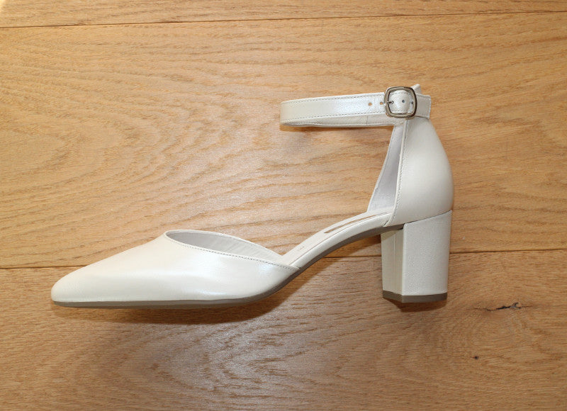 Sandales à talon Gabor en cuir blanc nacré brillant