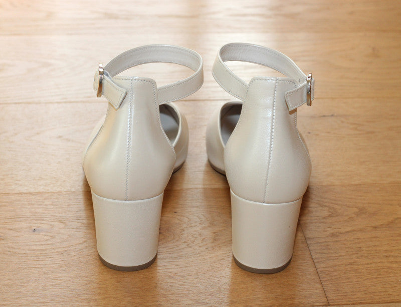 Sandales à talon Gabor en cuir blanc nacré brillant