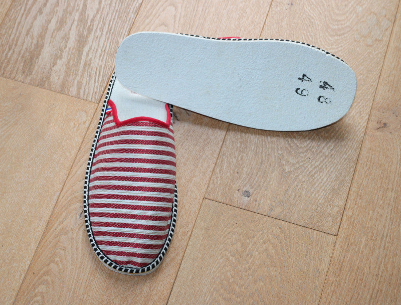 Mules en coton rayé rouge et beige Corsaire