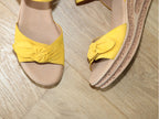 Sandales à talon compensé Gabor en cuir velours jaune Safran