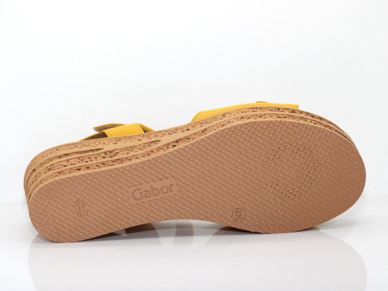 Sandales à talon compensé Gabor en cuir velours jaune Safran