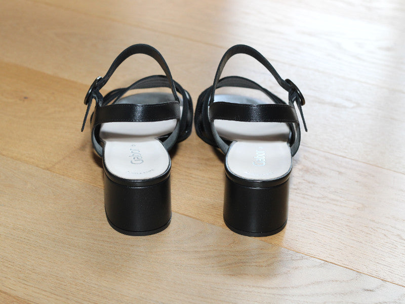 Sandales habillées Gabor en cuir et vernis noir Chabada