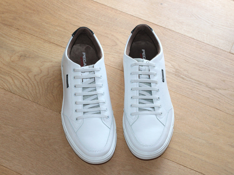 Baskets basses en cuir blanc Pegada