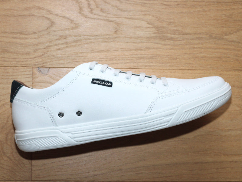 Baskets basses en cuir blanc Pegada