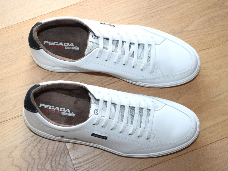 Baskets basses en cuir blanc Pegada