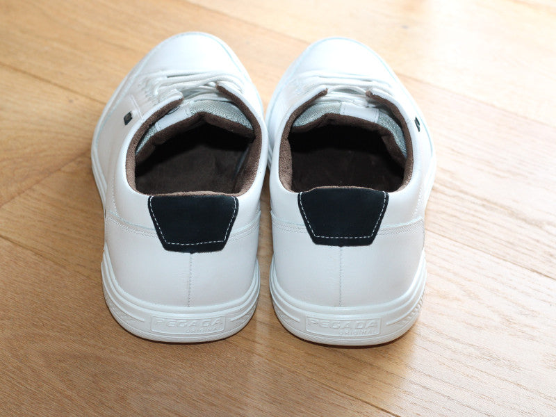 Baskets basses en cuir blanc Pegada