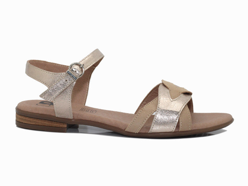 Sandales tropéziennes en cuir doré