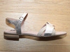 Sandales tropéziennes en cuir doré