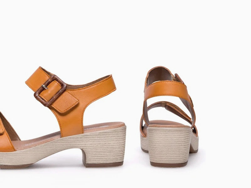 Sandales à talon esprit sabot en cuir orange