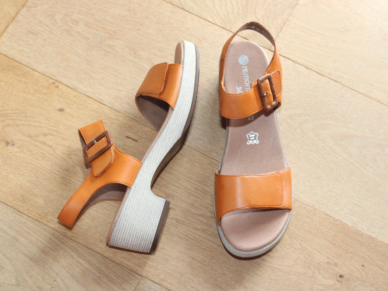 Sandales à talon esprit sabot en cuir orange