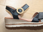 Sandales à talon compensé en cuir noir et gris argent