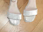 Sandales à talon en cuir doré Romy