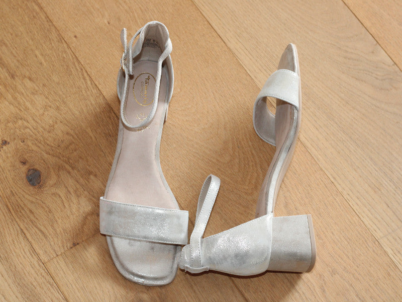 Sandales à talon en cuir doré Romy