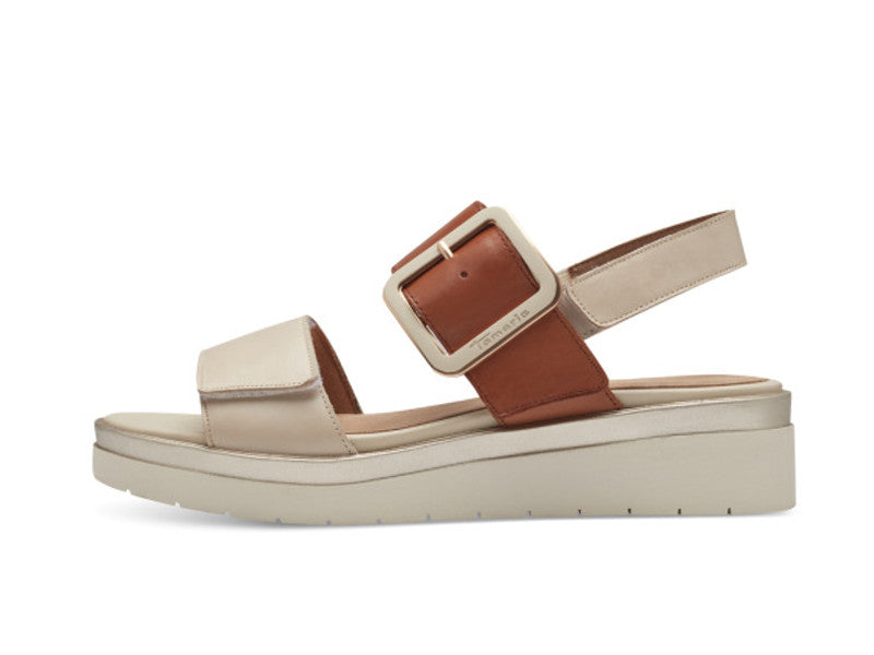 Sandales en cuir bicolore beige et camel Tamaris