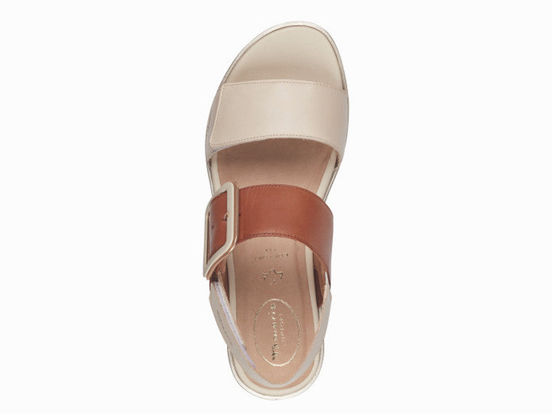 Sandales en cuir bicolore beige et camel Tamaris