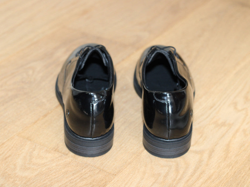 Derby chic Remonte en cuir noir vernis