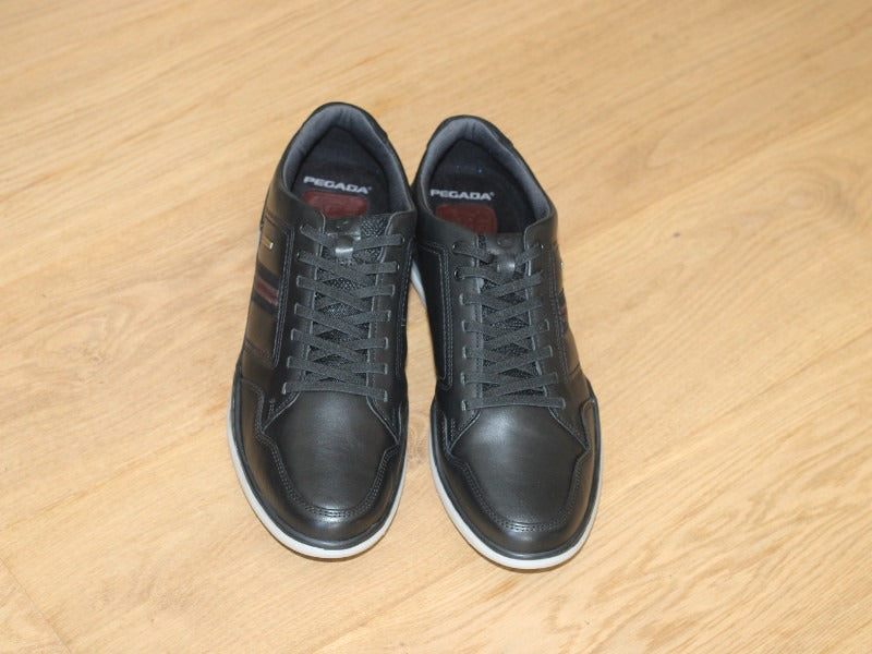 Sneakers Pegada en cuir noir