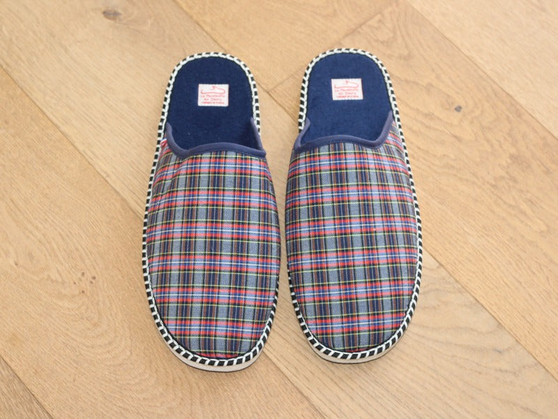 Mules en tissus écossais bleu marine