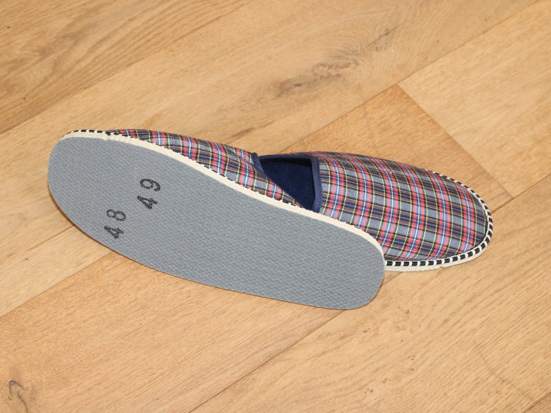 Mules en tissus écossais bleu marine