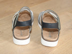 Sandales 3 brides en cuir noir et doré