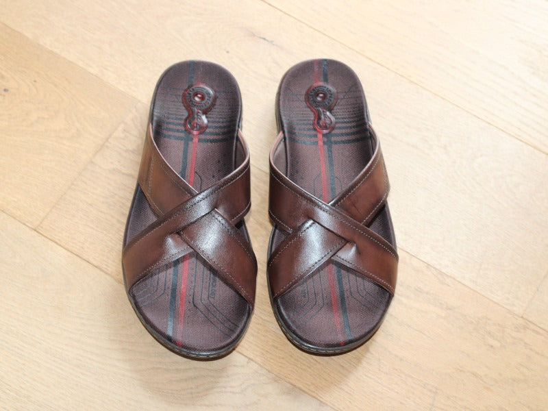 Mules confortables en cuir marron Pegada
