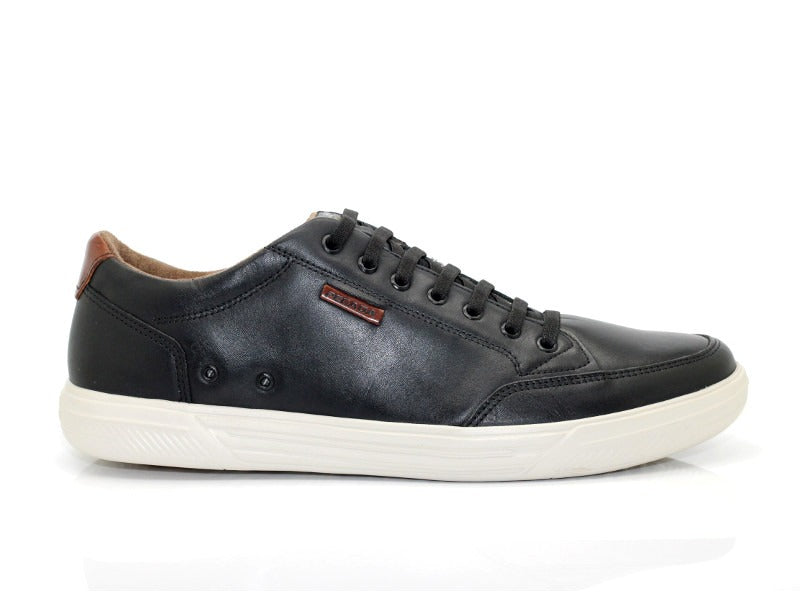 Baskets en cuir noir et semelle blanche