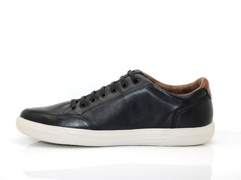 Baskets en cuir noir et semelle blanche