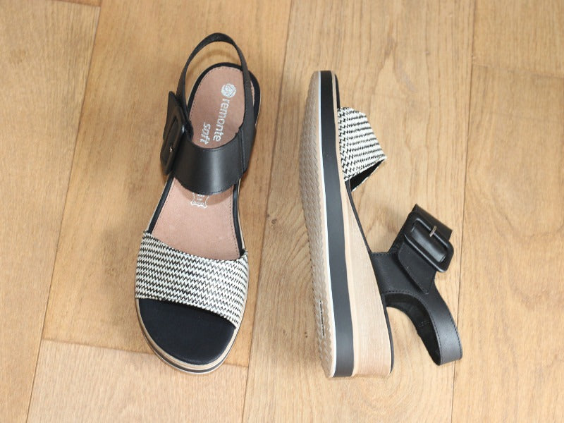 Sandales à talon compensé en cuir noir et blanc Pierrot