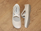 Ballerines à brides croisées en cuir beige Fiona