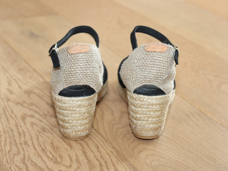 Espadrille bout fermé à talon compensé en cuir noir Lloret