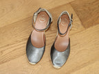 Espadrille fermée à talon compensé en cuir brillant Costa